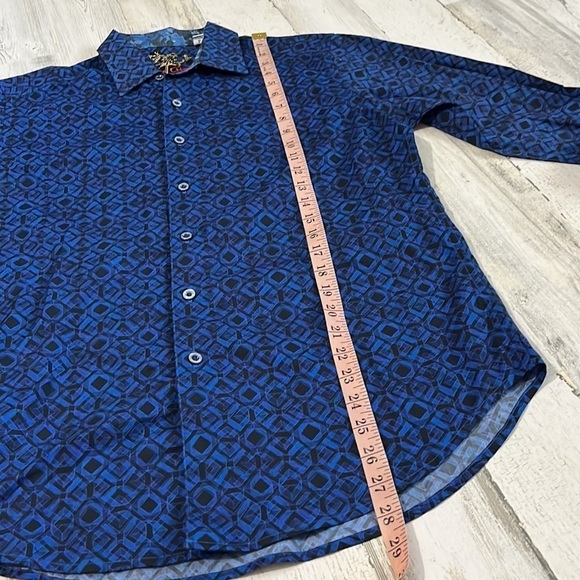 Robert Graham Classic Fit Button Down Size Small - Picture 11 of 11
